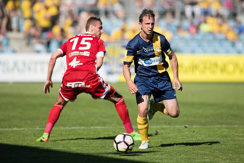 Nedělní duel opavských fotbalistů s olomouckou Sigmou byl hlavně o Zdeňku Pospěchovi. Osmatřicetiletá legenda odehrála svůj poslední zápas kariéry.