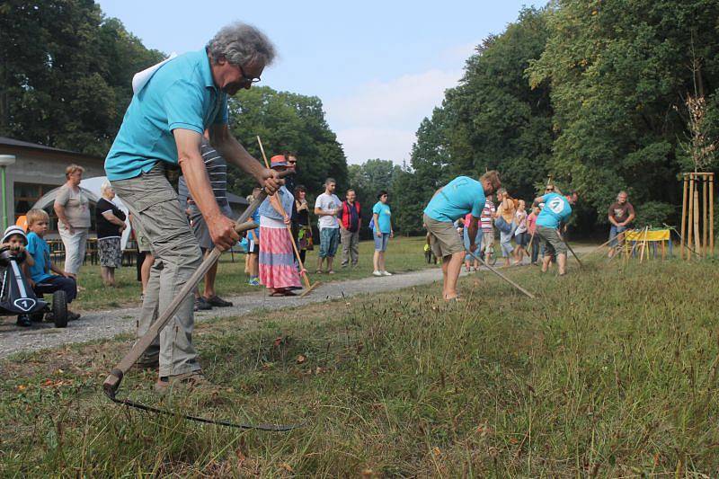V srpnu se pravidelně v Dobroslavicích koná tzv. Dobroslavické kosení, jehož pátý ročník byl na programu o tomto víkendu.