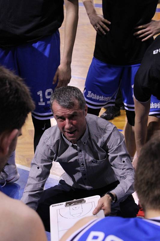 BK Opava – USK Praha 72:57 (24:11, 42:26, 59:44) 