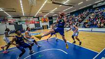 Z basketbalového utkání NBL Kolín - Opava (75.80). Foto: David Kratochvíl