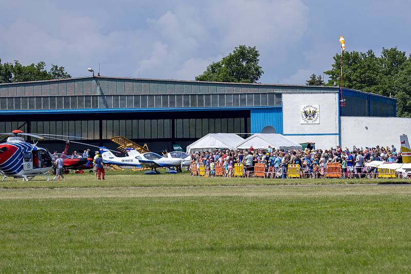 90. výročí vzniku letiště v Dolním Benešově-Zábřehu.Letecký den ozdobil akrobat Martin Šonka.
