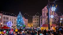 Rozsvícení vánočního stromu na Dolním náměstí v Opavě, pondělí 25. listopadu 2019.