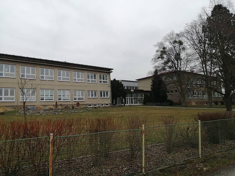Základní škola ve Stěbořicích.