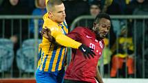 Opava - Zápas osmifinále MOL Cupu mezi SFC Opava a AC Sparta Praha 28. listopadu 2018 na Městském stadionu v Opavě. Jan Schaffartzik (SFC Opava).