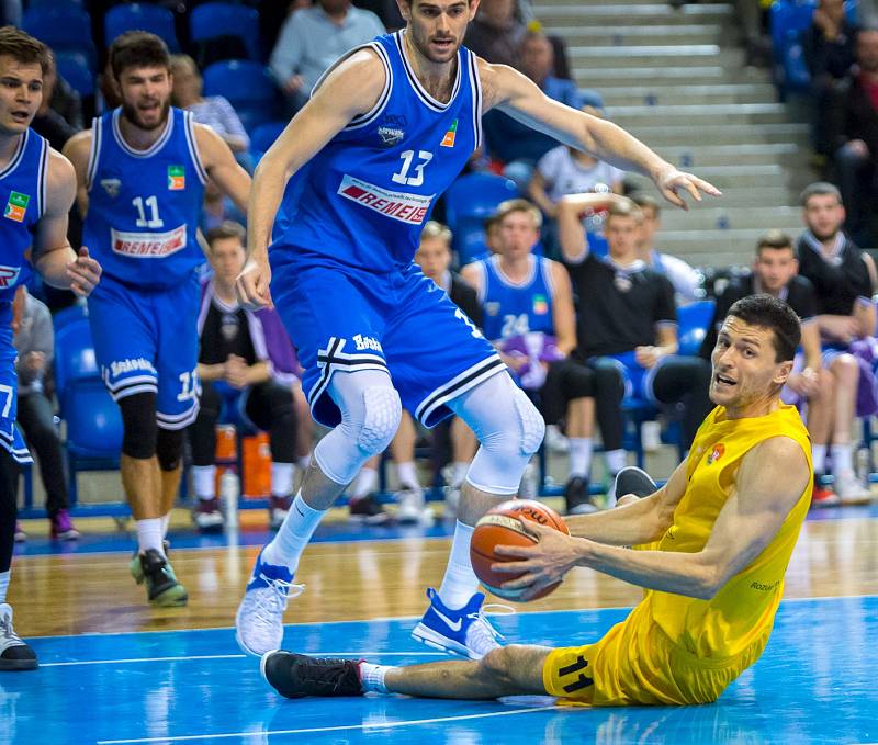 BK Opava – USK Praha 72:57 (24:11, 42:26, 59:44)