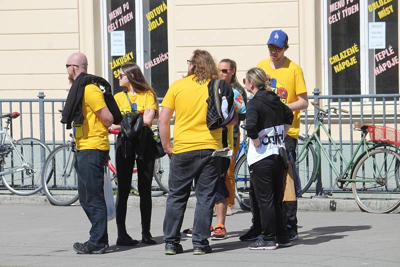 Fanoušci SFC Opava odjeli speciálně vypraveným vlakem do Ostravy.