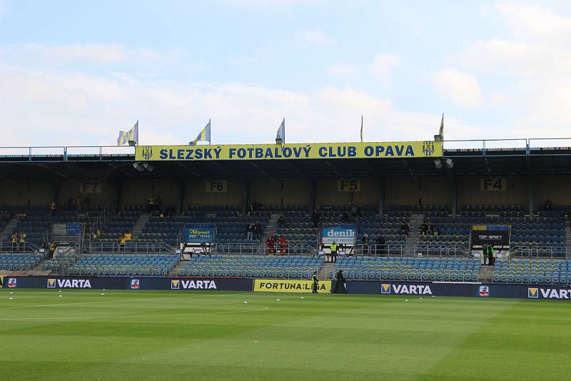 Stadion v Městských sadech už je připraven na očekávané derby