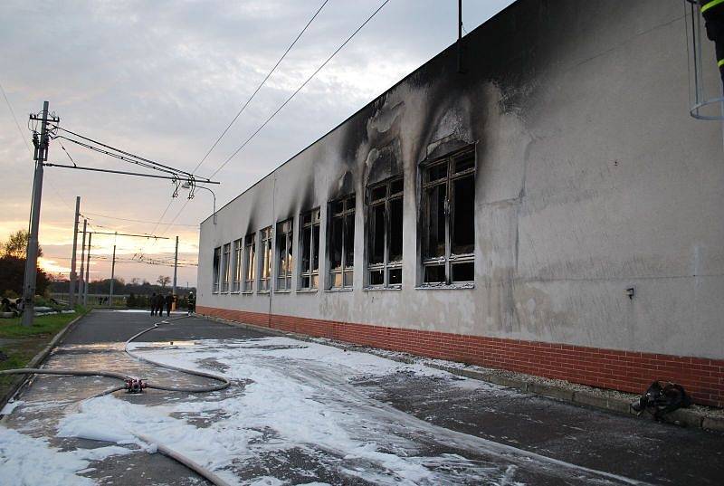 Požár v areálu Městského dopravního podniku v Opavě-Kylešovicích.