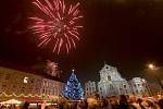 Tisíce lidí se přišly v sobotu podívat na rozsvícení vánočních stromků na Dolním a Horním náměstí. Rozsvítil je stejně jako v minulých letech primátor Opavy Zbyněk Stanjura, a to v předvečer sv. Mikuláše.