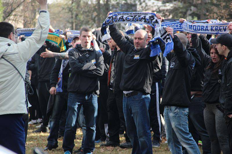 Padesát zadržených fanoušků a další, kteří utrpěli zranění. I takto dopadlo derby mezi Slezským FC a ostravským Baníkem, jež hosté vyhráli 1:0.