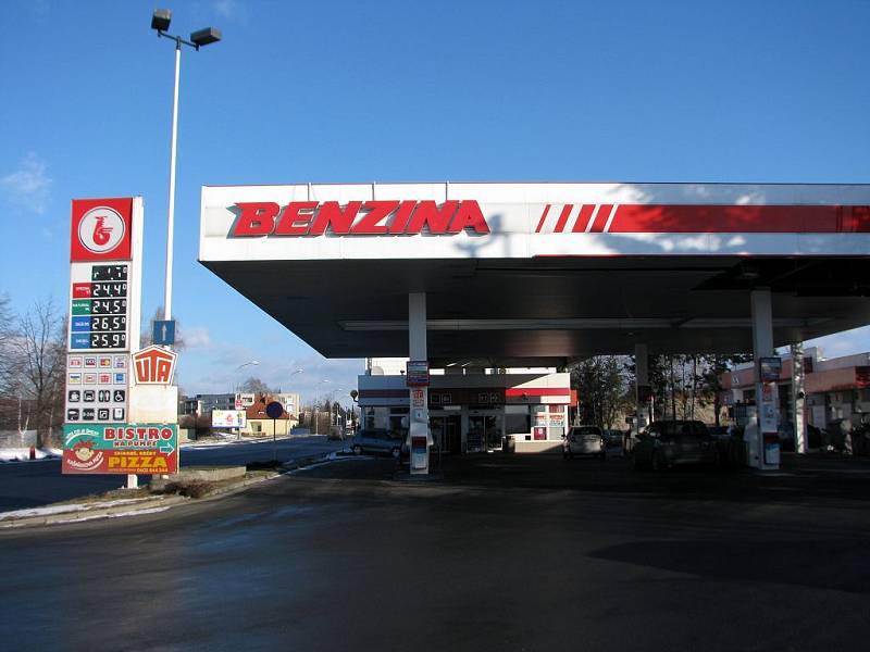 Benzina na Hradecké ulici v Opavě.