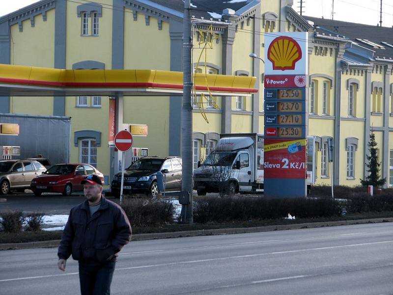 Shell na Těšínské ulici v Opavě.