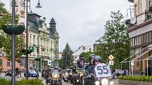 Motorkáři se o víkendu vydali společně z Opavy do Krnova a zpátky. Víkendová akce byla uspořádána jako oslava pro čtveřici motorkářů, kteří slaví životní jubileum.
