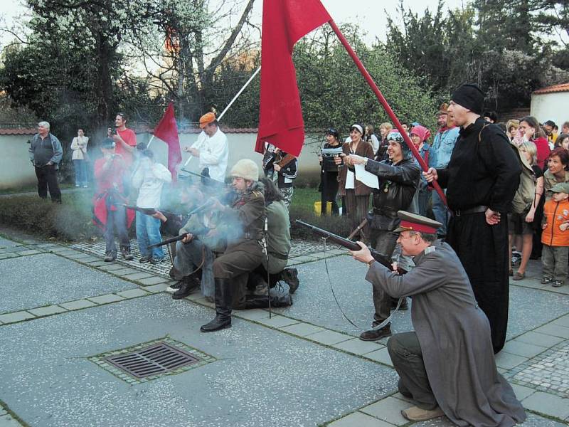 Druhý útok na zimní minoritský palác byl konečně úspěšný.