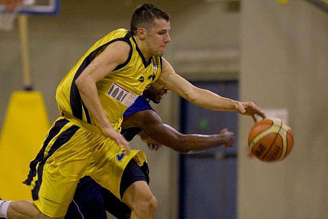 BK Breda & Weinstein Opava - BC Kolín 92:78