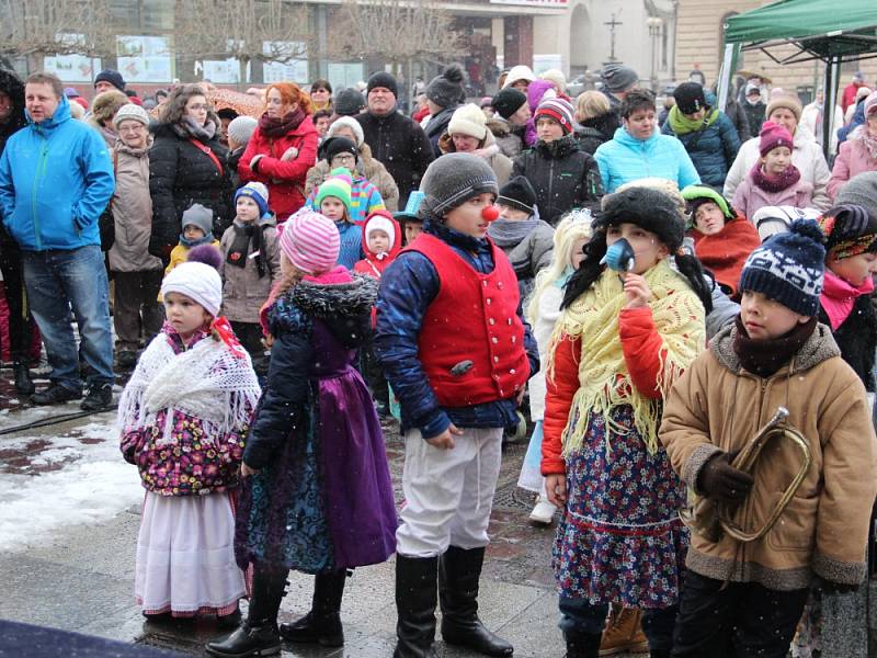 Koněc masopusta na Horním náměstí v Opavě