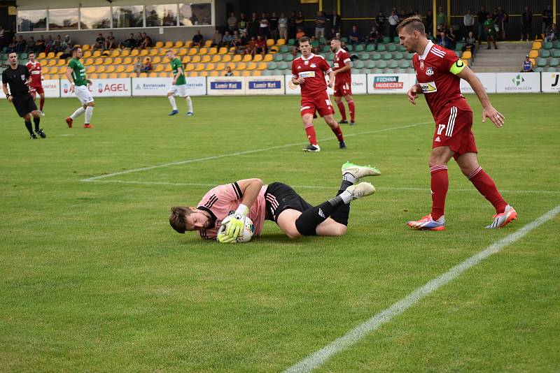 Fotbalisté Hučína porazili Velké Meziříčí. Foto. Štěpánka Czyžová