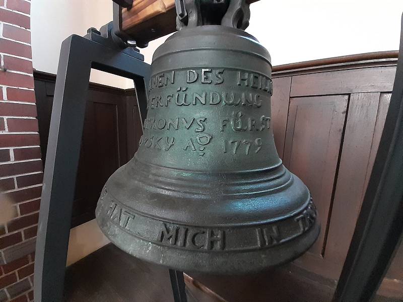 Zvon z roku 1779.