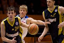 USK Praha - BK Breda & Weinstein Opava 65:73