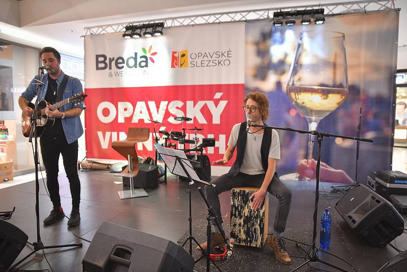 Opavský vinný trh je již tradiční akcí. Říjen 2021, Opava.