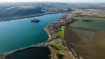 Hlučínské jezero z dronu. Květen 2022, Hlučín.