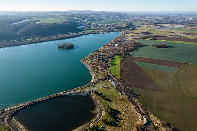 Hlučínské jezero z dronu. Květen 2022, Hlučín.