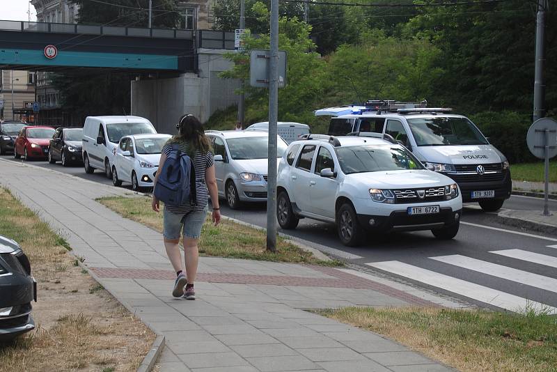 Dopravní nehoda na Olomoucké ulici v Opavě, čtvrtek 24. června dopoledne.