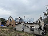 Hořel rodinný dům ve Lhotce u Litultovic.