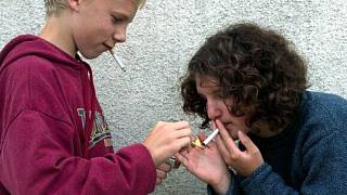 Prodávají cigarety. Věk kupujících neřeší - Deník.cz