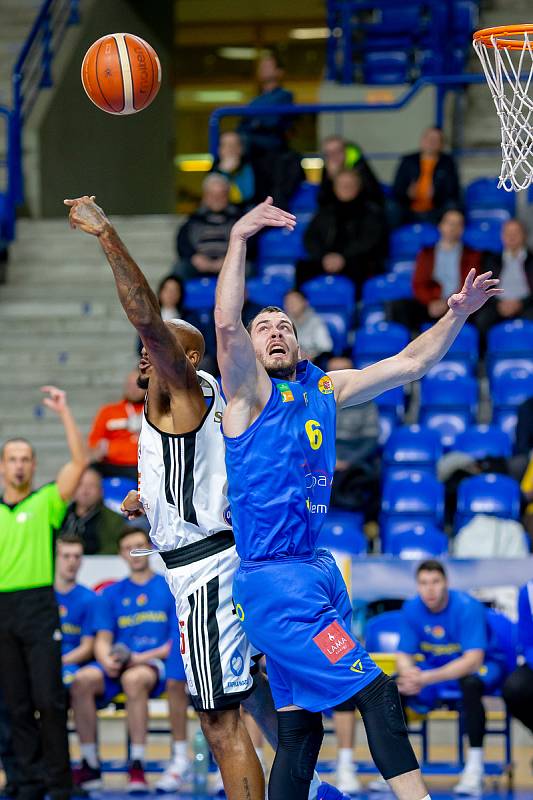 BK Opava - ČEZ Basketball Nymburk 79:81