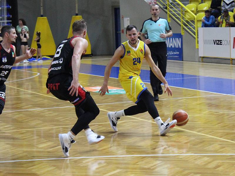 BK Opava – Svitavy 85:79 (18:16, 49:36, 64:59)