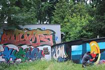 Setkání výtvarníků street artu v hudebním klubu Jam se uskutečnilo v sobotu. Další díla nastříkali na zdi vedle klubu tři opavští graffiti umělci.