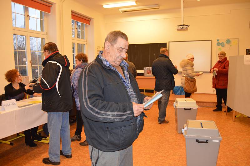 Voliči tradičně odvolili také v Základní škole T. G. Masaryka v Riegrově ulici v Opavě.