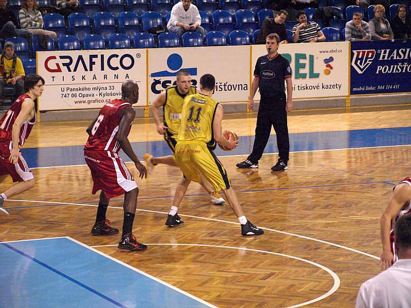 BK Breda & Weinstein Opava - Basketbal QANTO Svitavy 82:64