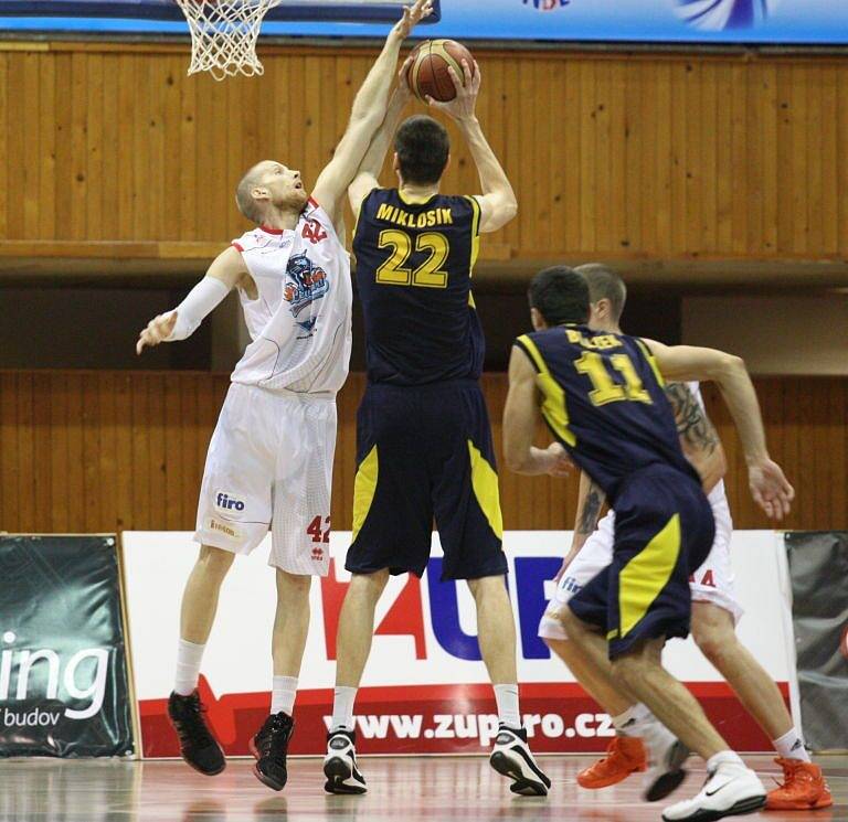  Levharti Chomutov - BK Opava 82:72