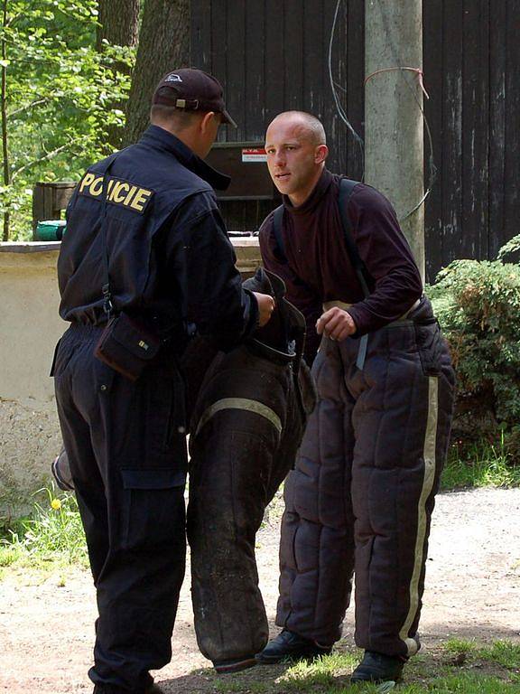 Cvičení policistů a fiktivní demonstrace v Jánský Koupelích