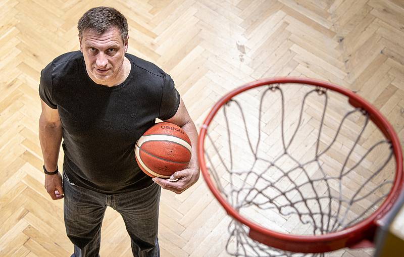 Basketbalista David Klapetek poskytl Deníku rozhovor, 5. března 2021 v Opavě.