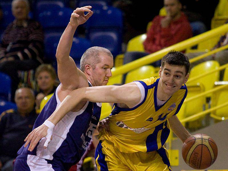 BK Breda & Weinstein Opava - BK Loko Interconex Plzeň 80:68