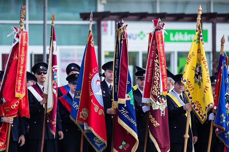 Přesně den po osvobození Opavy vznikl první zdejší hasičský sbor. Sedmdesát let od jeho založení si v pátek a sobotu připomenuli nejen hasiči z Moravskoslezského kraje, ale i ze Slovenska a nedalekého Polska.