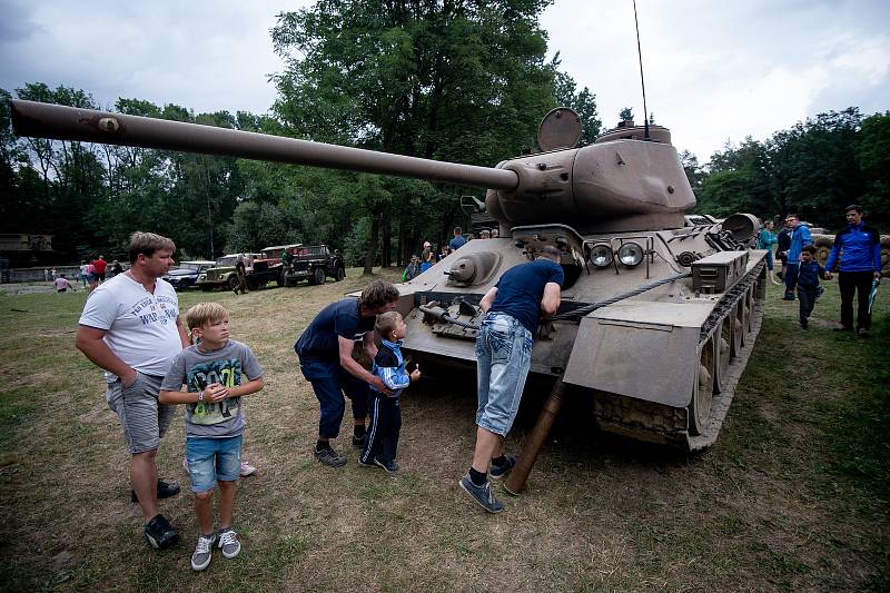 14. ročník výstavy vojenské techniky, který pořádál klub vojenské historie Deštné