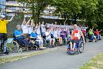 Centrum sociálních služeb (CSS) v Hrabyni uspořádalo třetí ročník štafetového maratonu na kolečkách.CSS Hrabyně opět vítězí.