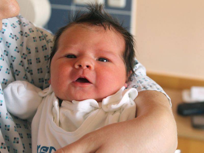 Mariana Šímová se narodila 1. dubna, vážila 3,60 kg a měřila 50 cm. „Hlavně zdraví a štěstí,“ popřáli svému prvnímu miminku rodiče Terezie a Dominik z Heřmanic u Oder.