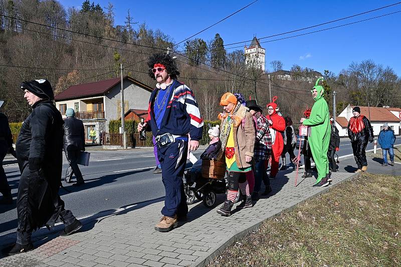 Vodění medvěda v Kajlovci má obrovskou tradici. Sobota 19. února 2022, Kajlovec.
