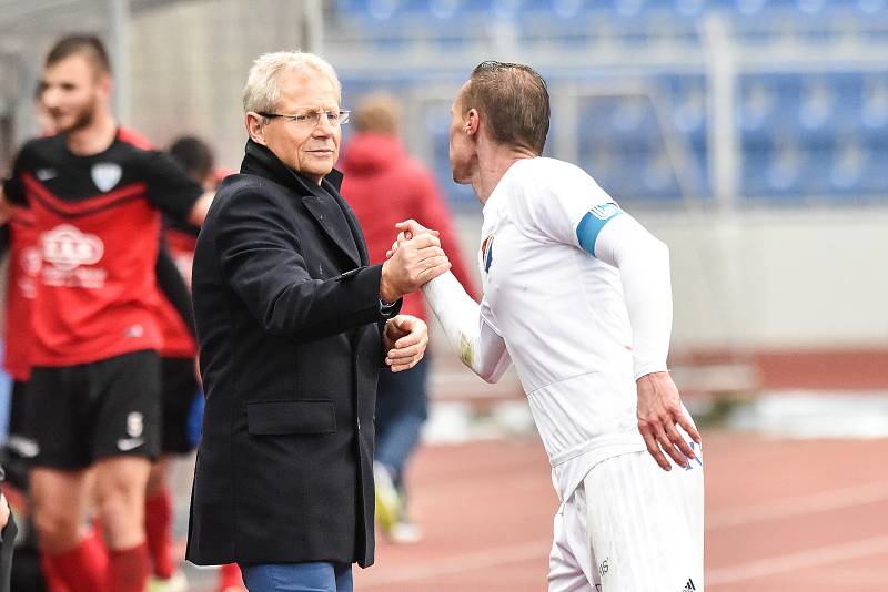 Utkání 24. kola druhé fotbalové ligy (Fortuna národní liga): Baník Ostrava vs. FC MAS Taborsko, 23. dubna v Ostravě. (P) Vlastimil Petržela a Tomáš Zápotočný.