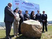 V pátek začala v Opavě-Vávrovicích výstavba nové továrny na sušenky americké společnosti Mondelez International.