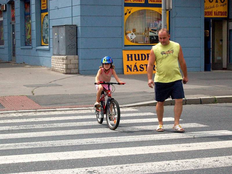 Bezpečnost na přechodech budou zajišťovat Strážci přechodů. 