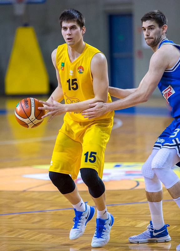 BK Opava – USK Praha 72:57 (24:11, 42:26, 59:44)