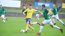 Fotbalisté Zlína B (žluté dresy) v posledním domácím zápase podzimní části třetí ligy podlehli Hlučínu 2:3.