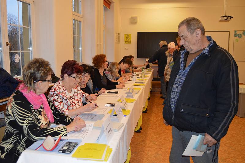 Voliči tradičně odvolili také v Základní škole T. G. Masaryka v Riegrově ulici v Opavě.