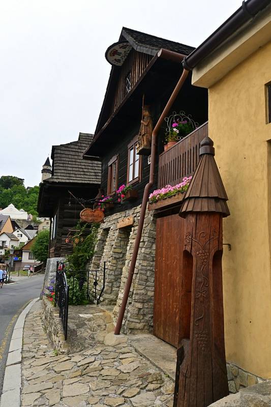 Štramberk je častým cílem turistů, kteří touží po výhledech i historii.